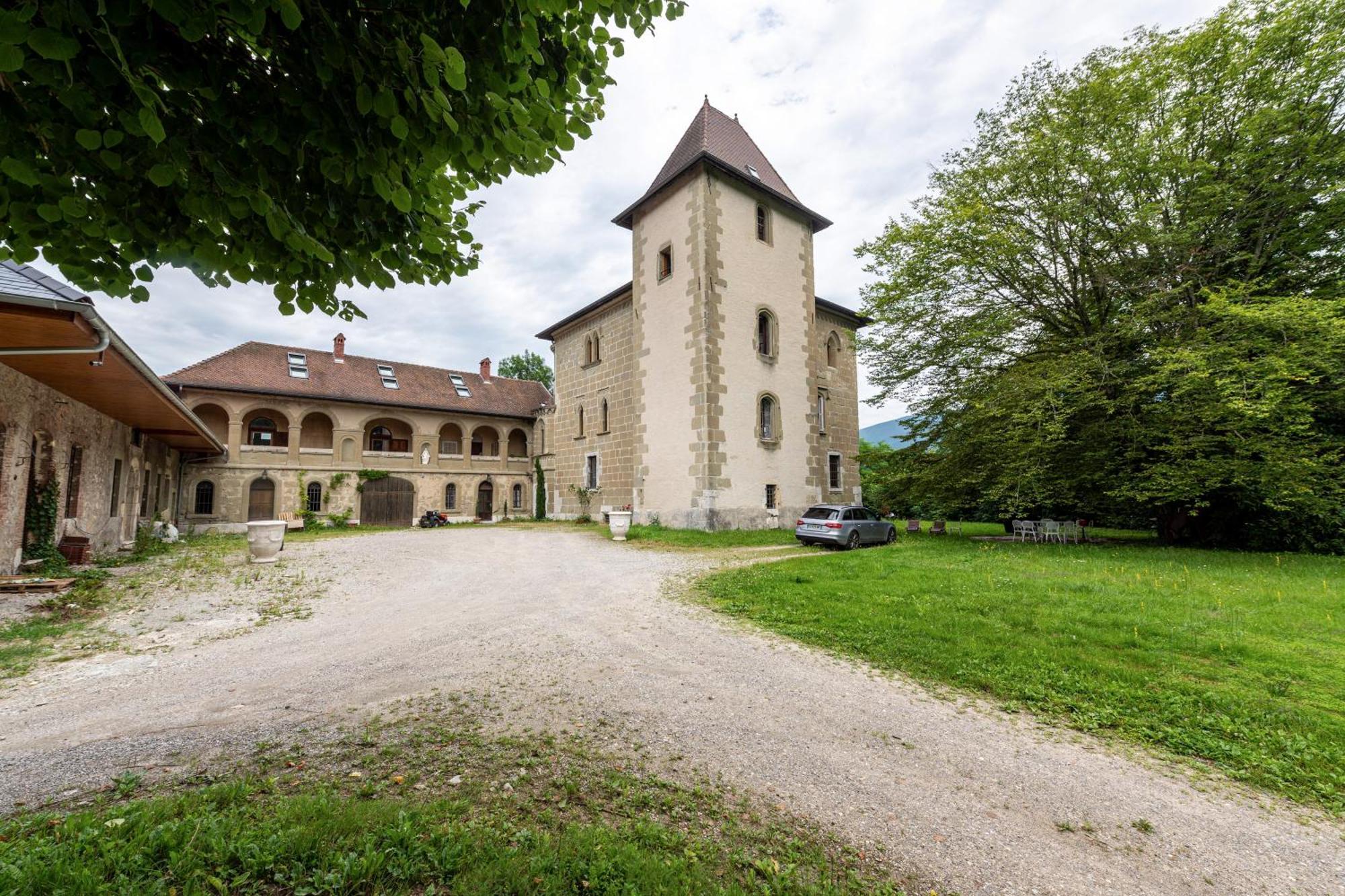 Chateau De Montpon - Grand Logement Saint-Sylvestre (Haute-Savoie) Exterior foto